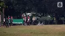 Anggota Pasukan Pengibar Bendera Pusaka (Paskibraka) melakukan saat latihan di Lapangan PP-PON, Jakarta, Selasa (11/8/2020). Latihan ini persiapan jelang pelaksanaan Upacara Peringatan 75 tahun Kemerdekaan Indonesia di Istana Negara, Jakarta. (Liputan6.com/Helmi Fithriansyah)