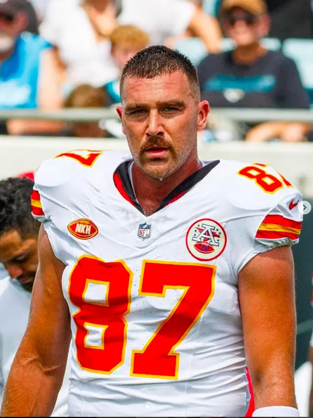 7 Potret Travis Kelce yang Dikabarkan Berpacaran dengan Taylor Swift
