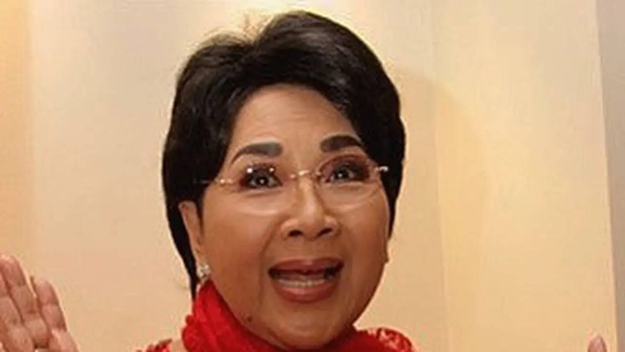 Gunakan Alat Pacu Jantung, Ini 6 Potret Terbaru Titiek Puspa di Usia 82 Tahun