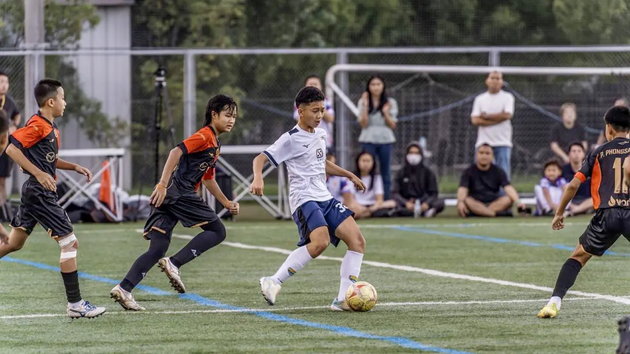 Talenta muda Indonesia mendapat kesempatan bermain di panggung sepak bola usia dini tingkat dunia melalui U-12 Junior Soccer World Challenge 2026 yang berlangsung di Chiba, Jepang, pada 21-24 Agustus 2026.