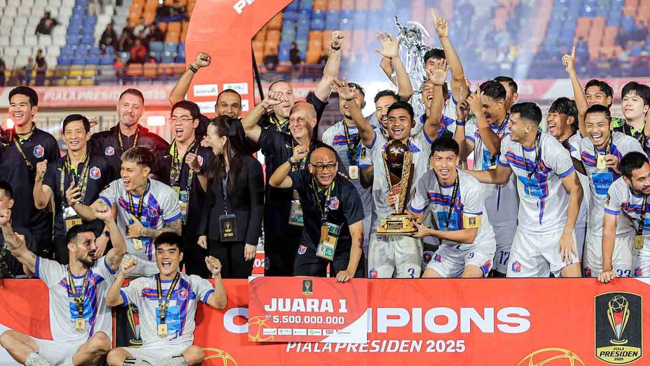 FOTO: Penutupan Piala Presiden 2025 Dihiasi Aksi 1.400 Drone Memukau