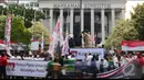 Pantauan Liputan6.com, terdapat antara 60 sampai 70 orang yang hadir. Mereka menuntut MK berlaku adil dan benar, Jakarta, Jumat (25/7/2014) (Liputan6.com/Andrian M Tunay)