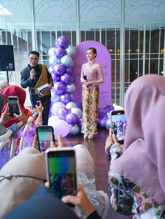 Tercatat, kedatangan Anna Jobling sudah keempat kali datang ke Indonesia. Ia menganggap Indonesia jadi rumahnya yang kedua. Tak heran jika Anna Jobling optimis melebarkan sayap dunia hiburan di negeri garuda ini. (Liputan6.com/IG/annajobling)