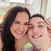 Pesinetron dan pemain film Cynthiara Alona, baru saja mengunggah foto mesra bersama lelaki bule.  (Instagram/@alonaqueen)