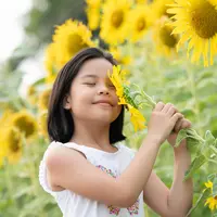 ilustrasi anak perempuan bahagia/photo created by jcomp - www.freepik.com