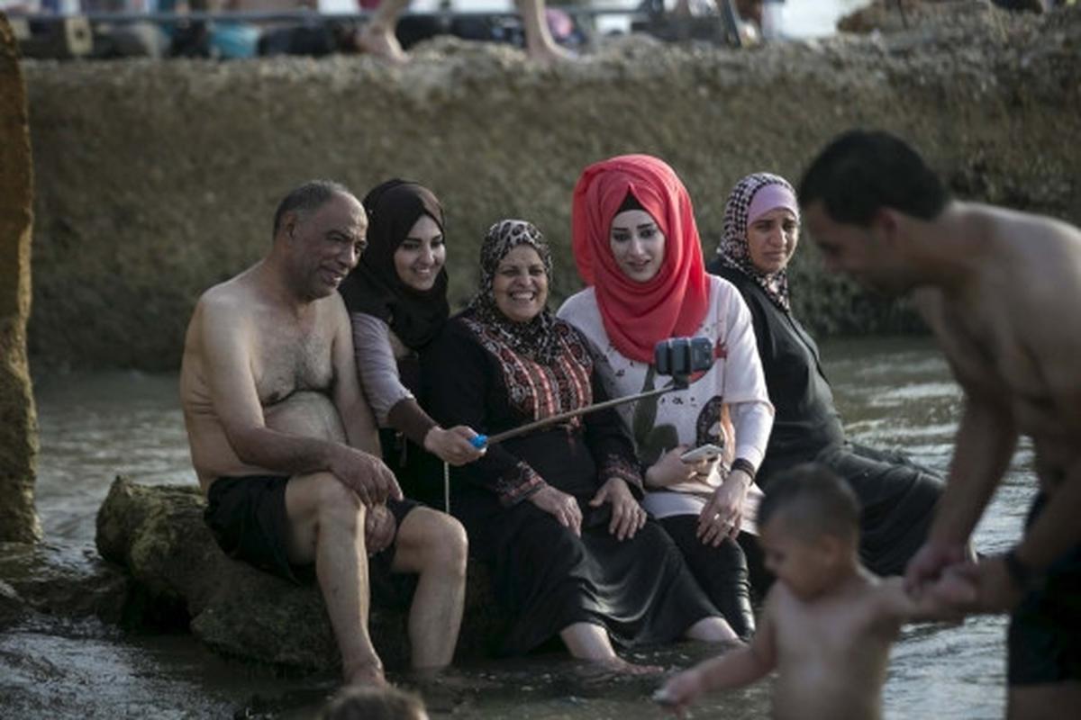 Idul Fitri, ribuan warga Palestina padati pantai-pantai di Israel