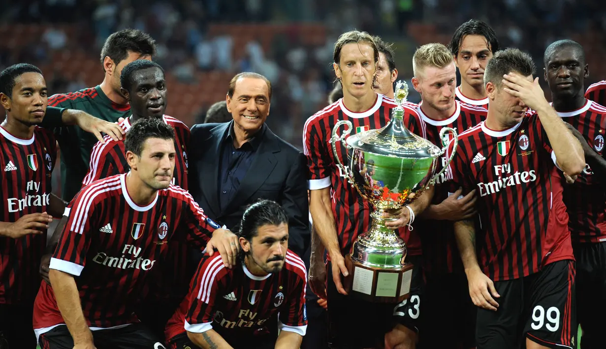 Maklum ketika menjabat sejak 1986 sampai 2017, ia membawa AC Milan meraih total 29 trofi dari total 31 tahun berada di tim. (AFP/Olivier Morin)