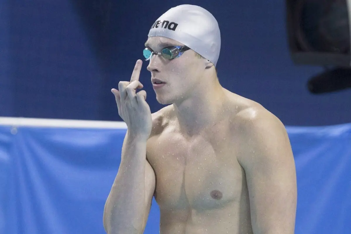 Ritual Aneh 'Jari Tengah' Perenang Kanada di Olimpiade Rio