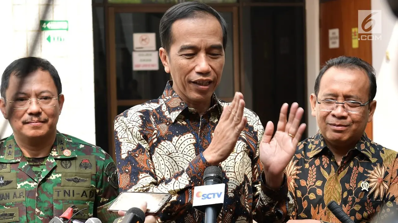 Presiden Jokowi Jenguk Habibie di RSPAD