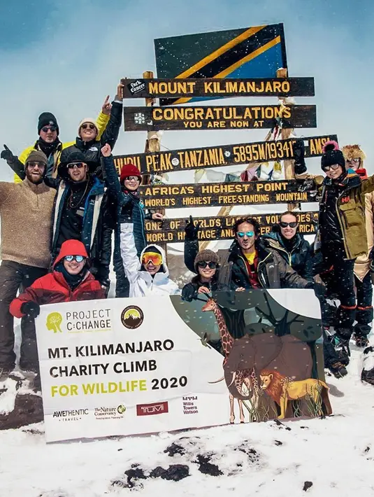 Pengalaman yang berharga tentunya bagi Raline bisa sampai di puncak tersebut. Bahkan ia memetik pesan dari Sang Pencipta bahwa melakukan segala hal di dunia ini harus pelan-pelan dan tidak terburu-buru. (Instagram/ralineshah)