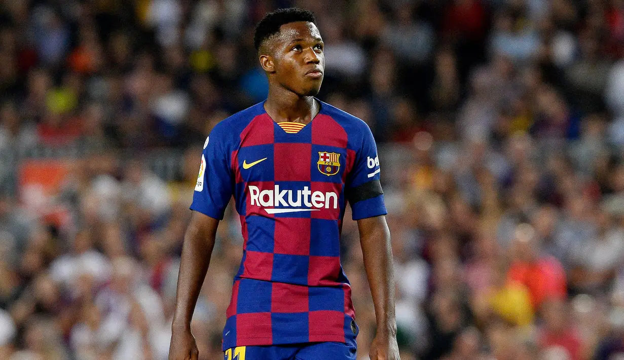 2. Ansu Fati (Spanyol) - Pemain produk La Masia ini mulai mencuri perhatian dunia saat tampil di skuat utama Barcelona di usianya yang baru menginjak 16 tahun. Catatan ini bisa membuat Spanyol menjadikannya pilihan di barisan depan. (AFP/Pau Barrena)
