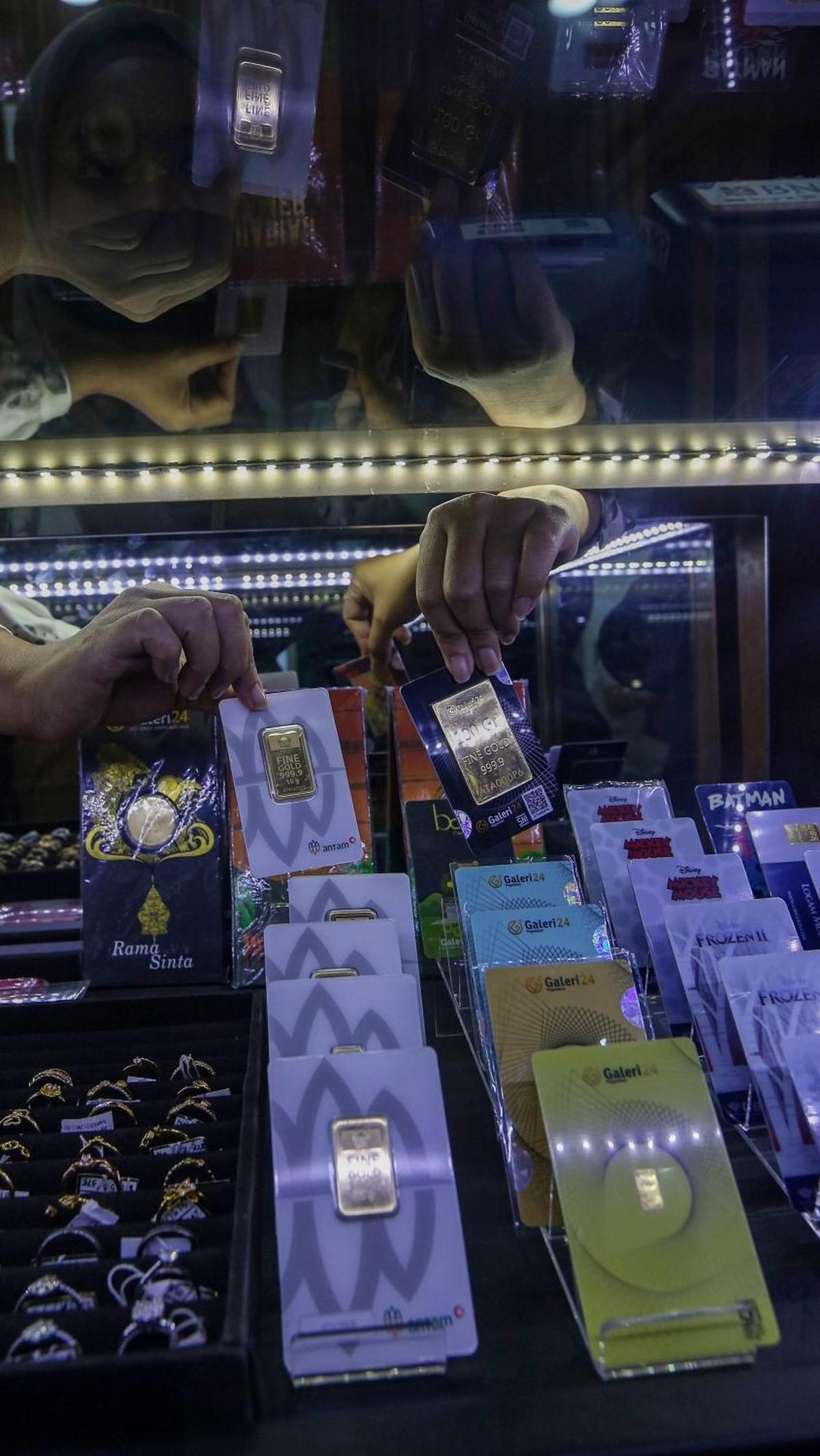 Kondisi ini jauh berbeda jika dibandingkan dengan harga dalam perdagangan pada Senin pekan lalu, yakni Rp 1.333.000 per gram.&nbsp;Foto: Liputan6.com / Angga Yuniar
