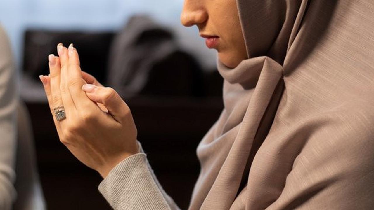 ilustrasi berdoa. © pexels.com/Monstera