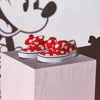 Vans mengeluarkan koleksi Vans x Mickey Mouse untuk merayakan anniversary Mickey Mouse yang ke-90. (Foto: vans.com)