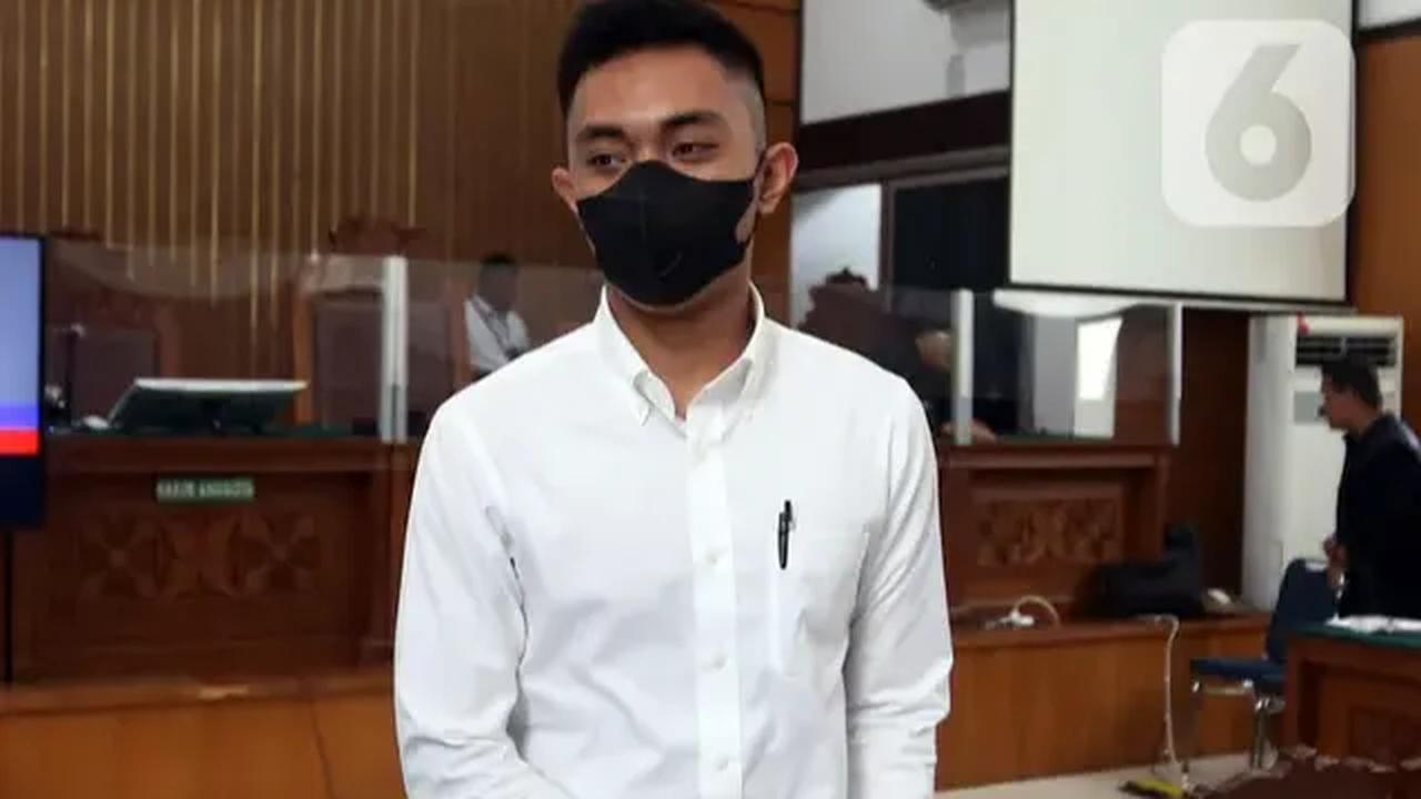 Jonathan memberikan surat untuk dijadikan pertimbangan bagi hakim dalam memvonis terdakwa penganiaya anaknya, Mario Dandy Satriyo.&nbsp;