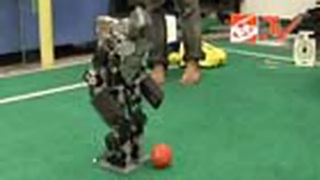 Robot Eros Jago Main Bola