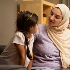 Seorang ibu yang menyayangi anaknya (Foto: Freepik/freepik).