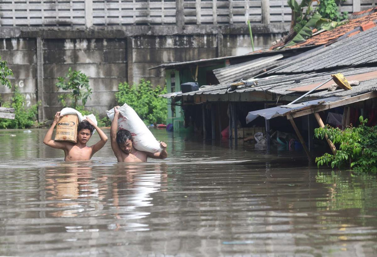 Banjir rendam permukiman di Cipondoh Tangerang