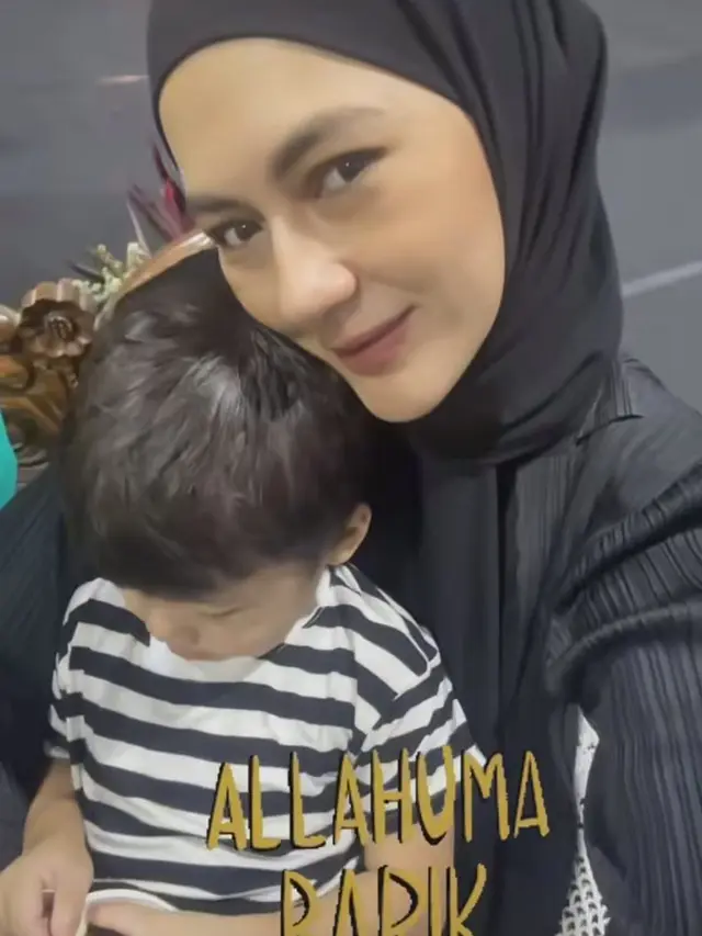 7 Potret Paula Verhoeven dan Baim Wong di Acara Kelulusan Sekolah Kiano