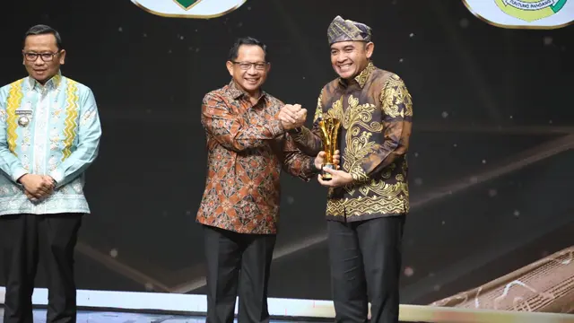Mendagri di Kepala Daerah Awards