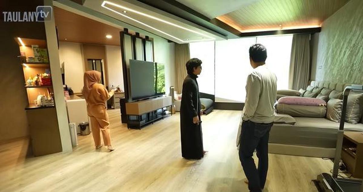 8 Potret Kamar Aurel Hermansyah dan Atta Halilintar, Gaya Minimalis Modern yang Bikin Betah