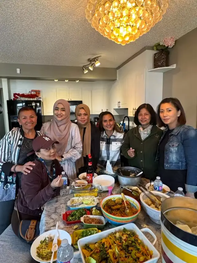 Cindy Fatikasari dan Tetangga di Kanada