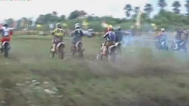 Lomba Motocross Jelang Tahun Baru