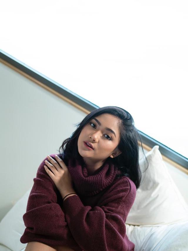 5 Fakta Menarik Marion Jola Yang Baru Rilis Album Perdana Showbiz Liputan6 Com Dm em am bukan ku tak tersipu dm em am c bukan ku tak butuh kata kata dm em am tapi ku meragu a# am f dm apa kau anggap cinta ini. 5 fakta menarik marion jola yang baru