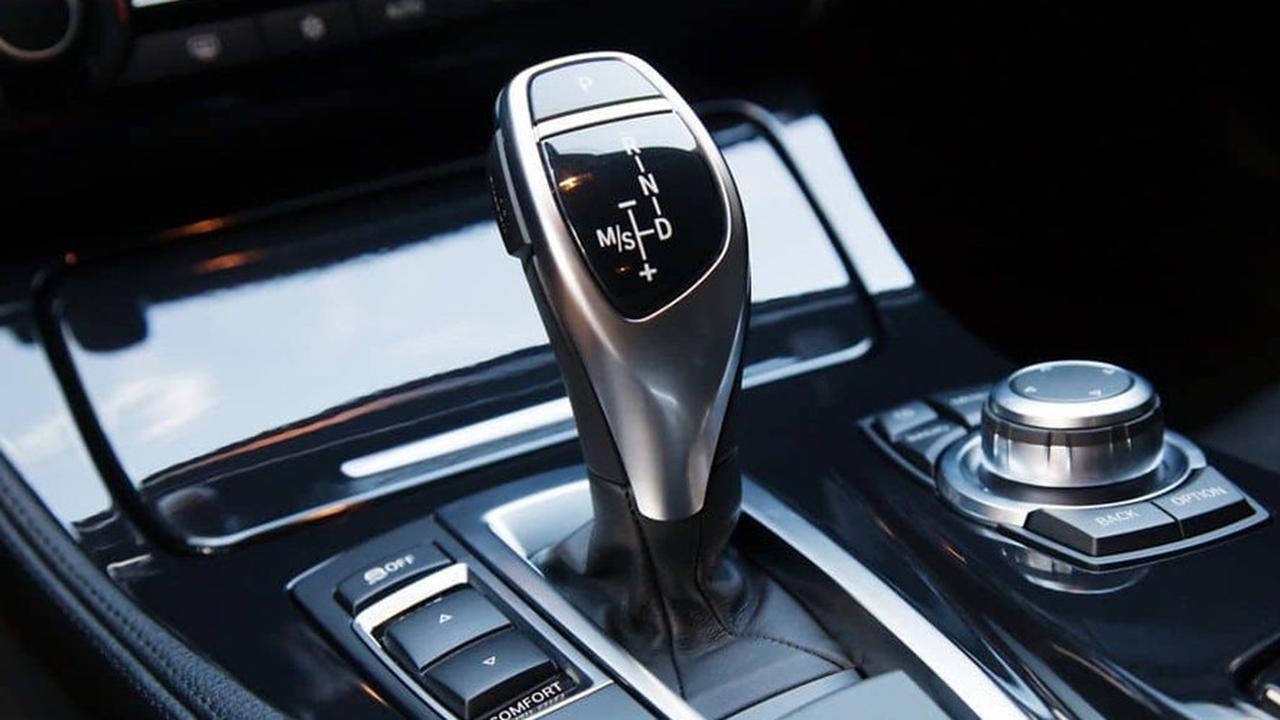 Hindari Tindakan Ini jika Tak Ingin Mempercepat Kerusakan Transmisi Otomatis Mobil
