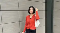 Pemilik nama lengkap Melati Putri Rahel Sesilia ini sempat viral dalam media sosial TikTok saat menjual nasi bakar. Karena viral, ia pun banyak menghiasi layar kaca menceritakan kesibukannya saat menjual nasi bakar tersebut. (Liputan6.com/IG/@melati.sesilia)