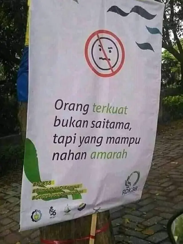 6 Spanduk Imbauan Kuat Puasa Ini Kelewat Unik, Curi Perhatian