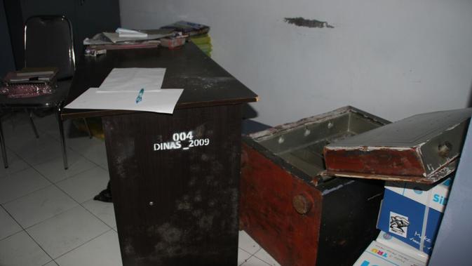 Isi Brankas Raib Gaji 63 Pegawai Di Kantor Dinas Pu Melayang Regional Liputan6 Com