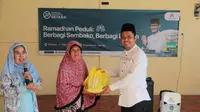Sambut Lebaran, Sandiaga Berbagi dengan Warga Pulau Seribu