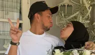 Ananda Omesh dan Dian Ayu Lestari Rayakan 14 Tahun Pernikahan