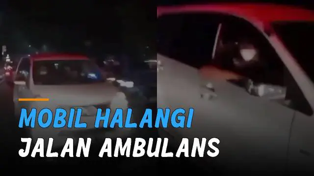 Sebuah ambulans tidak diberi jalan oleh sebuah mobil viral di media sosial. Kejadian itu terjadi di Kramat Jati, Jakarta Timur.