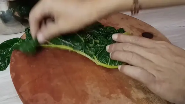 Tidak Pakai Asam Jawa, Ini Cara Bikin Buntil Daun Pepaya Anti Pahit