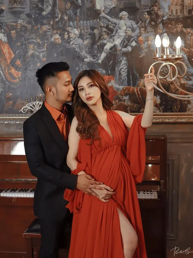 6 Potret Maternity Shoot Delta Hesti. (Sumber: Instagram/deltahesti)