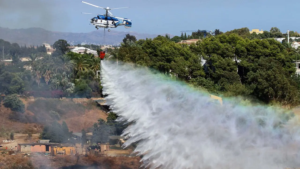 Helikopter pemadam kebakaran Malaga