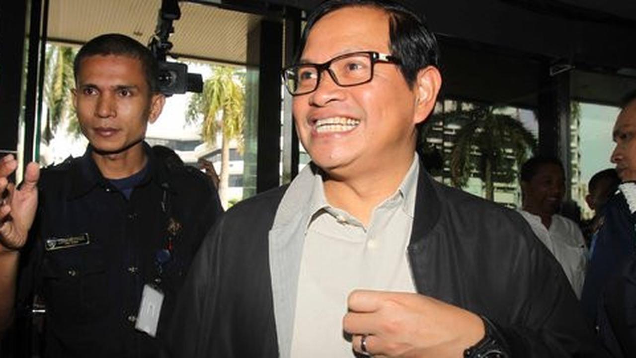 Jelang pelantikan menteri baru, Darmin dan Pramono tiba di Istana