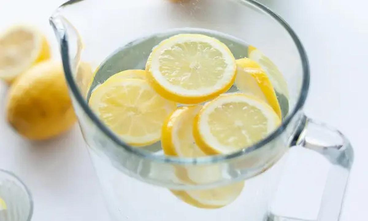 4 Manfaat Minum Air Lemon yang Kerap Tidak Disadari Orang, Salah Satunya Detoksifikasi