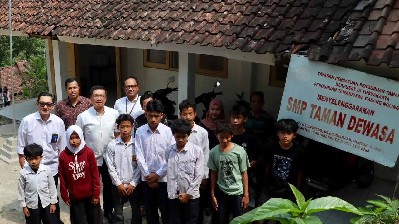 Bantuan itumenjadi bagian dari perhatian terhadap keluarga dan lingkungan tempat anak-anak tumbuh.