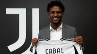 Juventus resmi mendapatkan tanda tangan Juan Cabal dari Hellas Verona, Kamis (18/7/2024). (dok. Juventus)