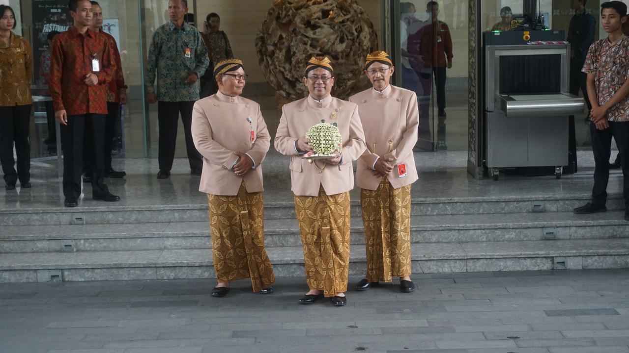 Prosesi siraman Bobby Nasution