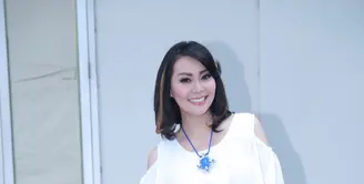 Hampir dua tahun Tessa Kaunang menjanda. Banyak laki-laki yang mendekatinya, namun ia masih betah dengan kesendririannya. (Galih W. Satria/Bintang.com)