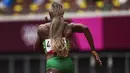 Roda Njobvu dari Zambia berlari di nomor 100 meter putri Olimpiade Tokyo 2020 di Tokyo, Jepang, 30 Juli 2021. (AP Photo/Matthias Schrader)