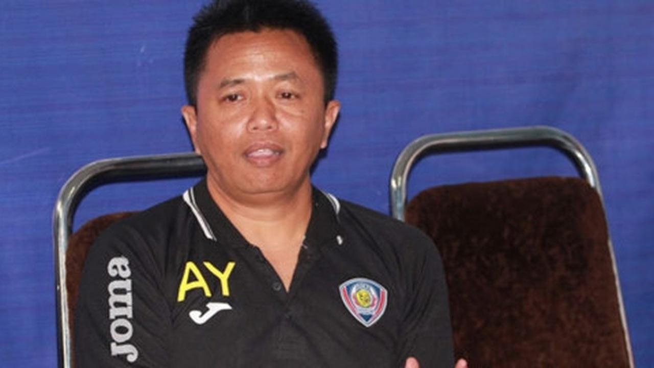 Gresik United merasa dikhianati Agus Yuwono