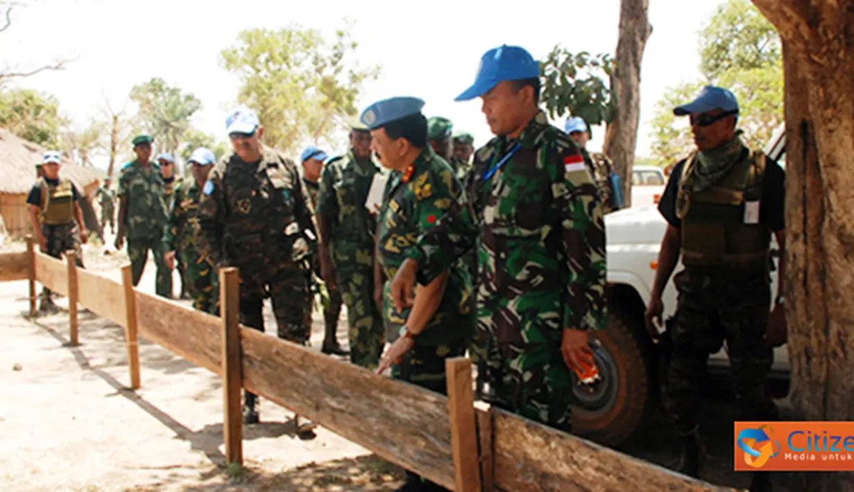 Citizen6, Kongo: Deputy Commander Ituri Brigade MONUSCO Kolonel Senjaj Youness beserta staf melakukan kunjungan serta meninjau area Base Camp Indonesian Engineering Company. (Pengirim: Badarudin Bakri)