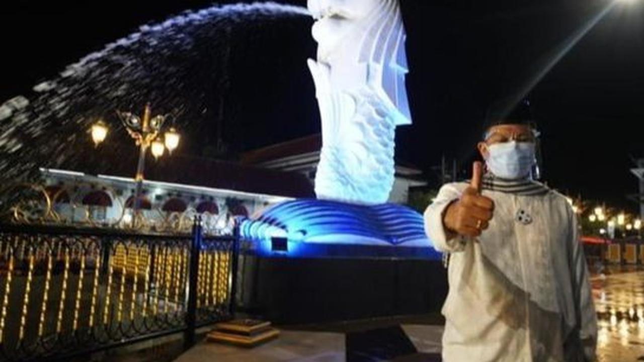 Pemkot Madiun memiliki sejumlah replika ikon-ikon terkenal dunia, seperti Merlion dan Ka'bah. Replika-replika ini dibangun di tengah Kota Madiun sebagai daya tarik wisata.