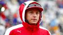 Kimi Raikkonen, meski usainya sudah mencapai 36 tahun namun pebalap asal Finlandia ini tetap berusaha tampil modis. (EPA/Diego Azubel)