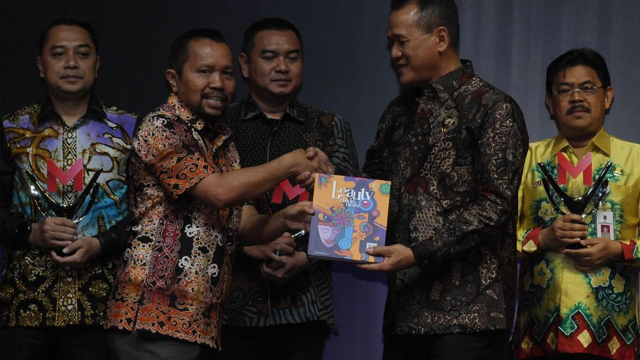 Untuk itu, merdeka.com kembali menganugerahkan kepada lima Pemerintah Provinsi, Pemerintah Kabupaten/Kota, dan satu perusahaan negara, sebagai penerima Merdeka Awards 2023 dalam kategori Reformasi Birokrasi.